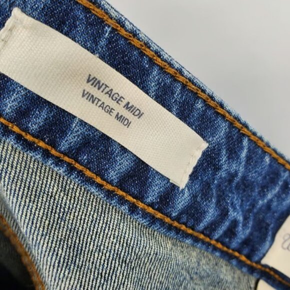 Universal Thread Vintage Midi Women's Raw Hem Denim Jean Shorts Size 2/26 - Picture 3 of 6